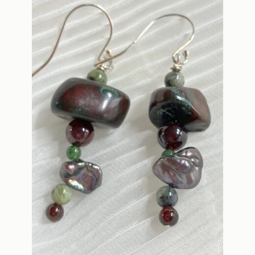 Alaskan jade with black pearls BE144